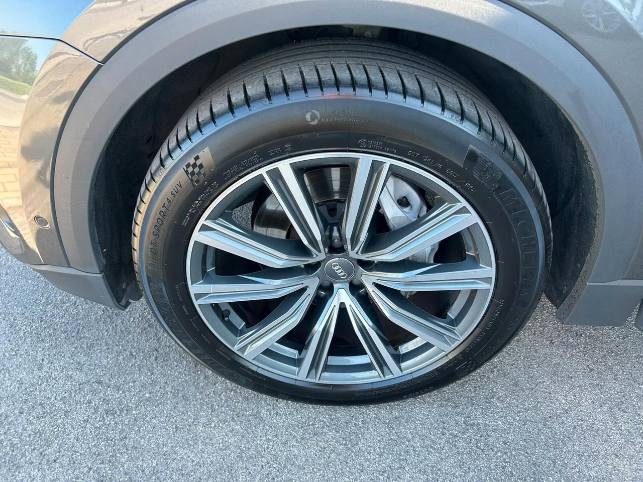 Audi Q8 50TDI 286CV Mhev quattro Tiptronic S-Line - PANORAMA