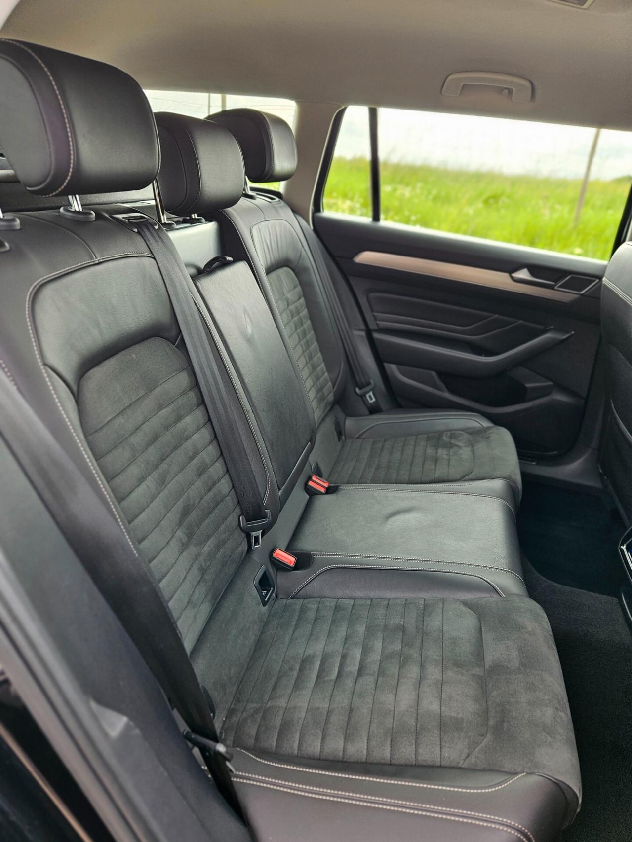 Volkswagen Passat Variant 1.5 TSI ACT DSG Business