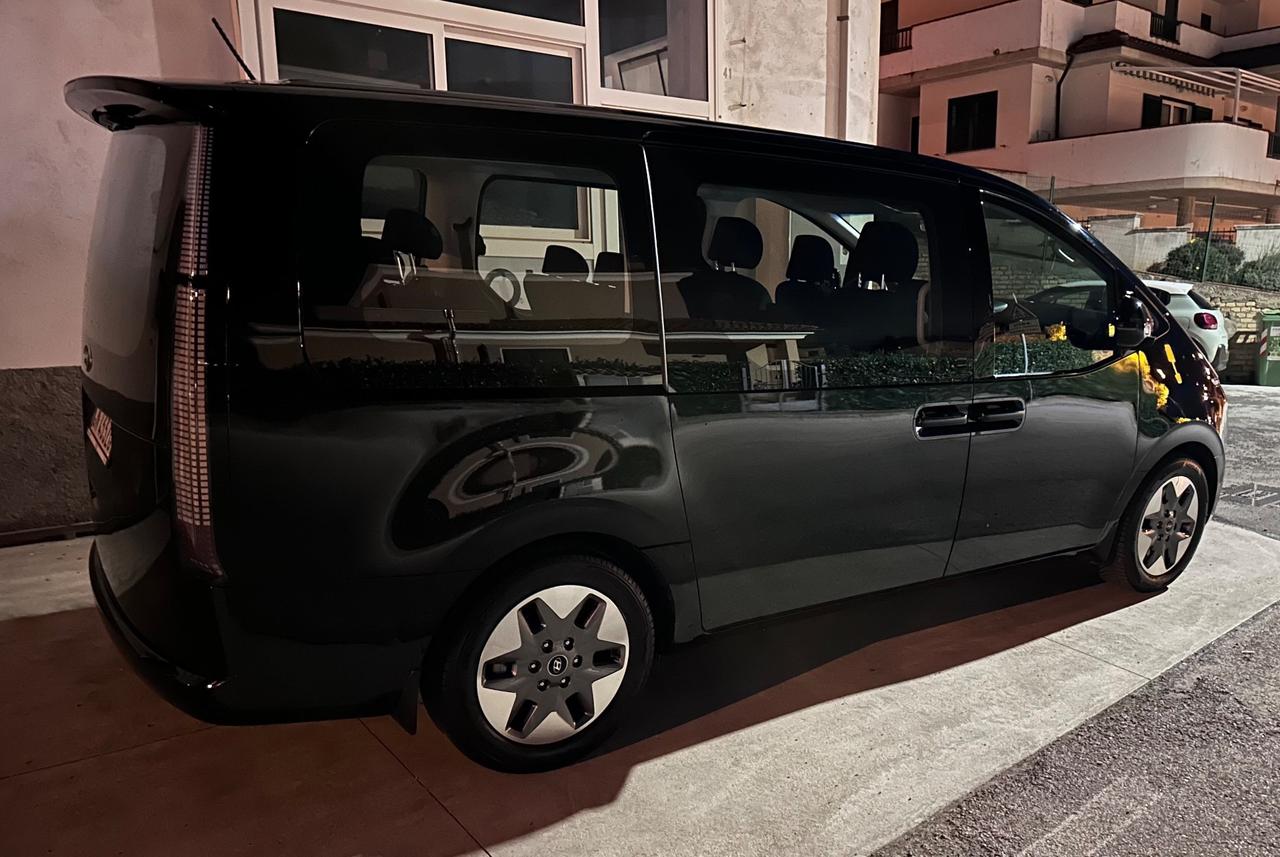 Hyundai Staria 2.2 AT 2WD 9 posti Wagon