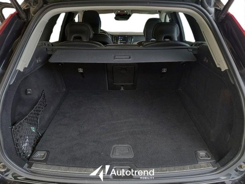 Volvo XC60 B4 197+14 CV AWD Automatica Mild Hybrid Momentum Pro