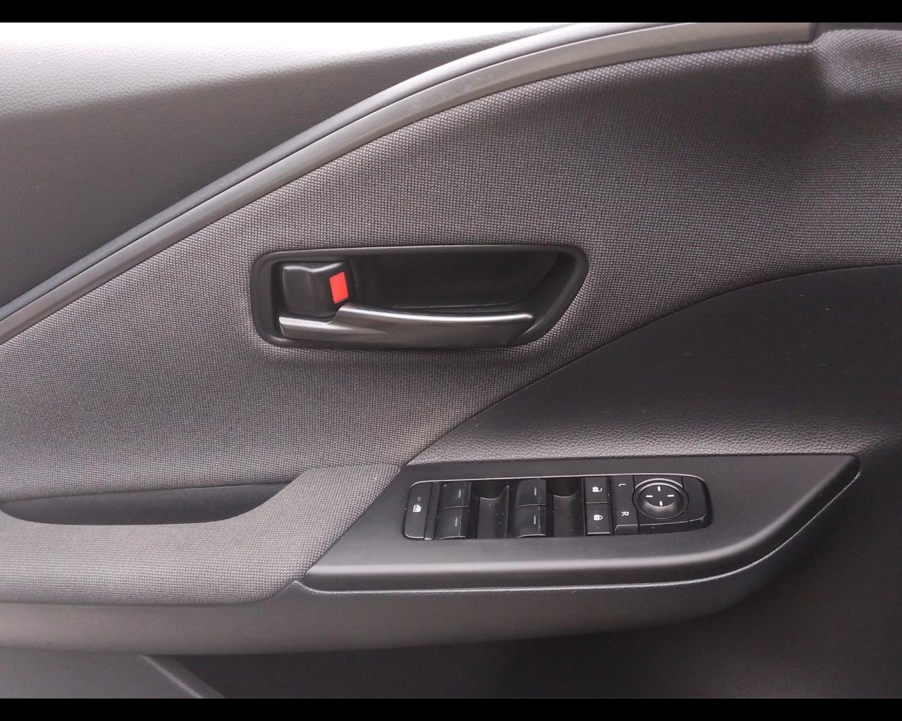 TOYOTA C-HR (2023-->) - C-HR 1.8 HV Trend