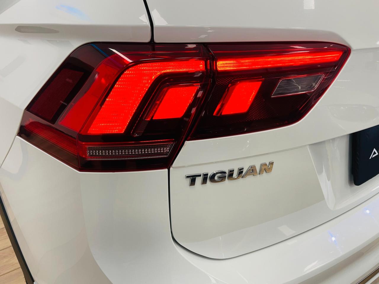 Volkswagen Tiguan 2.0 TDI R-LINE BlueMotion Technology