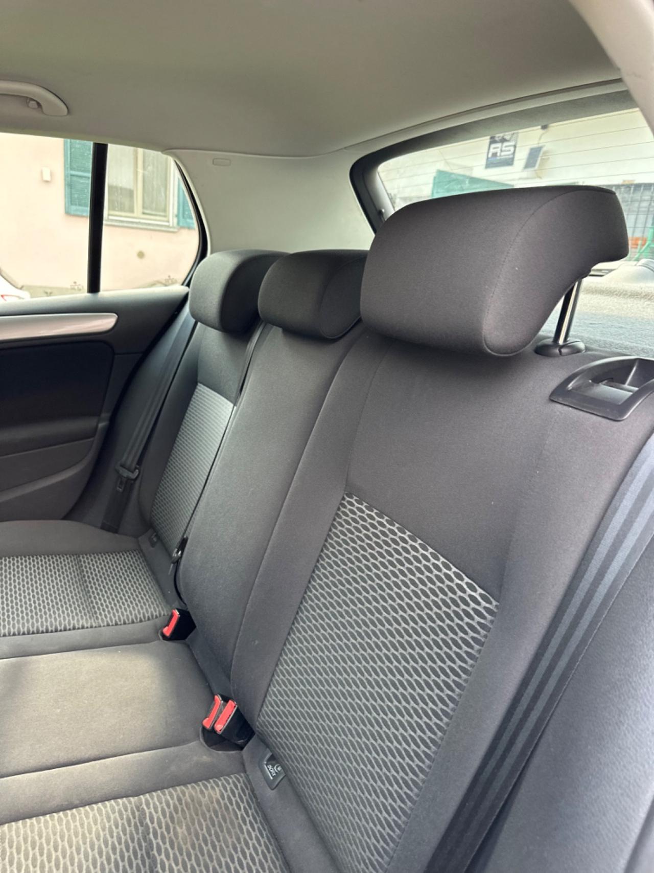 Volkswagen Golf 1.6 TDI DPF 5p. SPORT EDITION KMCERT
