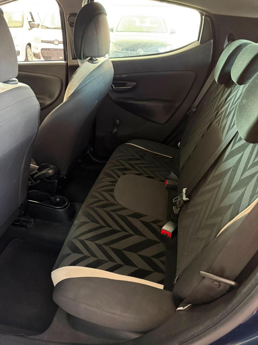 Lancia Ypsilon 1.2 69 CV 5P. Gold