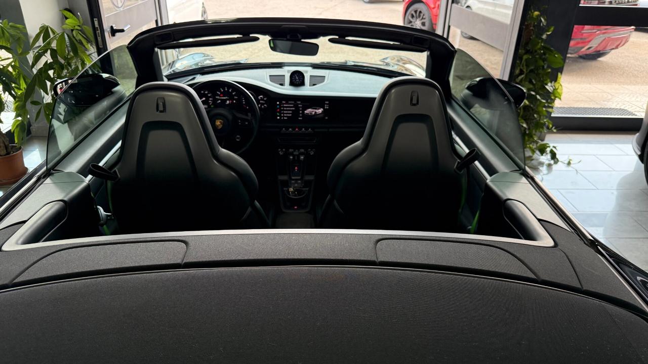 PORSCHE 992 GTS CABRIO UFF ITALIA