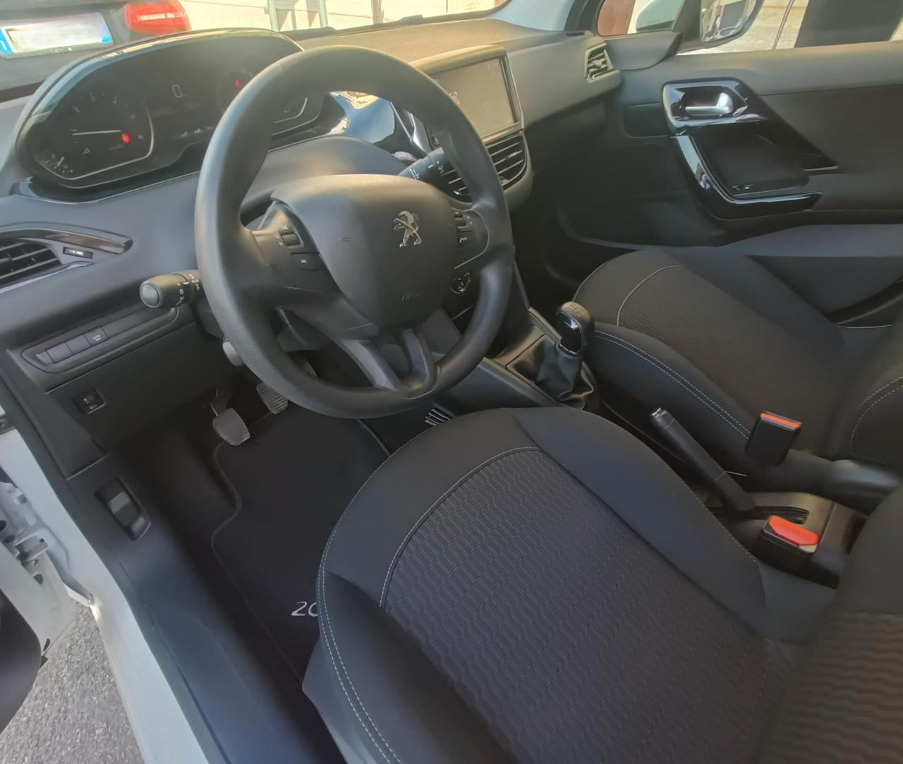 Peugeot 208 BlueHDi 100 S&S 5 porte Allure