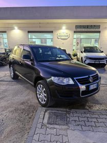 Volkswagen Touareg 3.0/240CV V6 TDI DPF tip. Executive