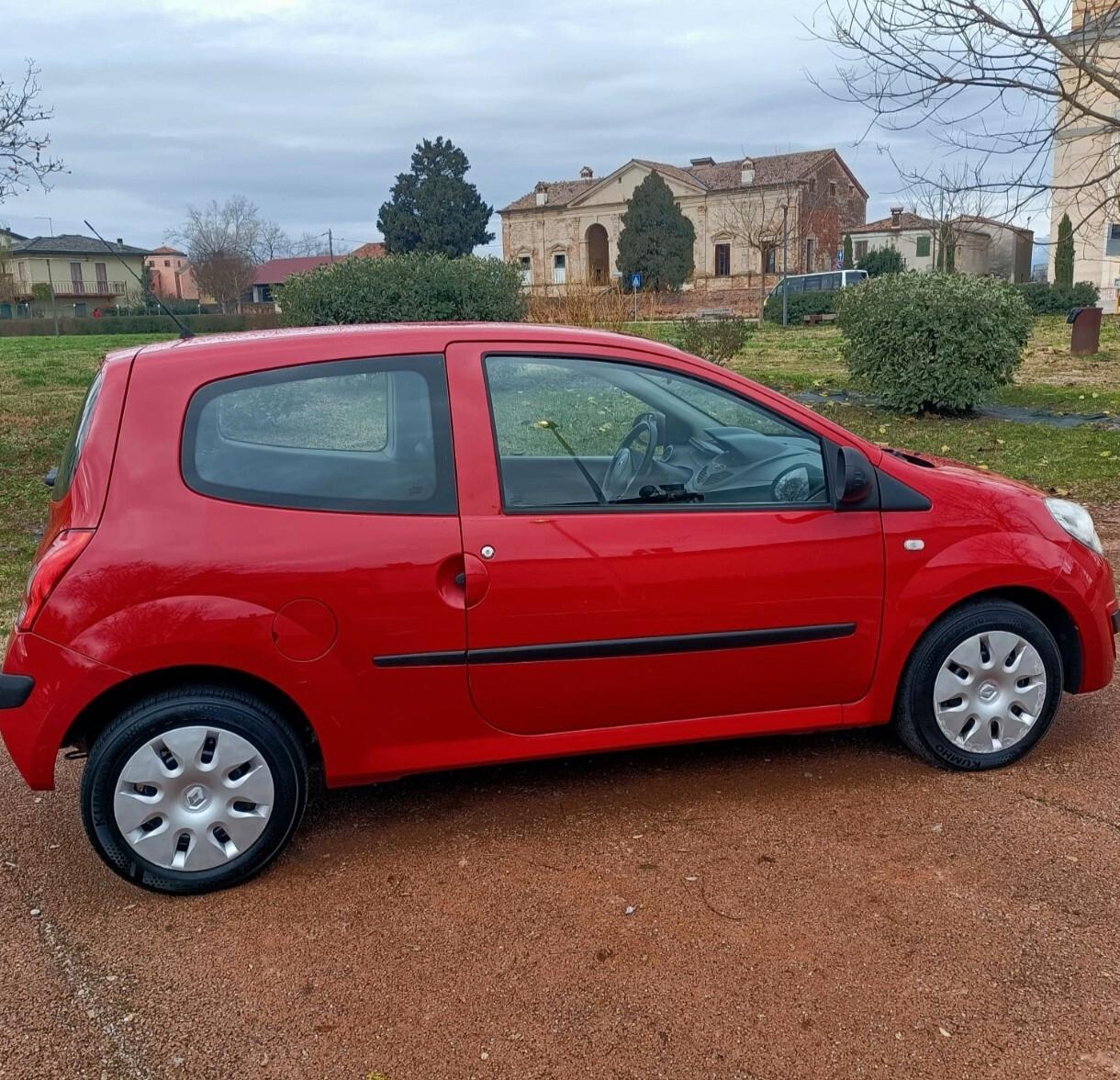 Renault Twingo 1.2 neopatentati pronto uso