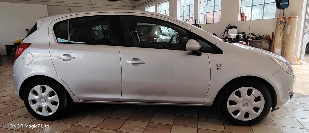 Opel Corsa 1.2 3 porte Club