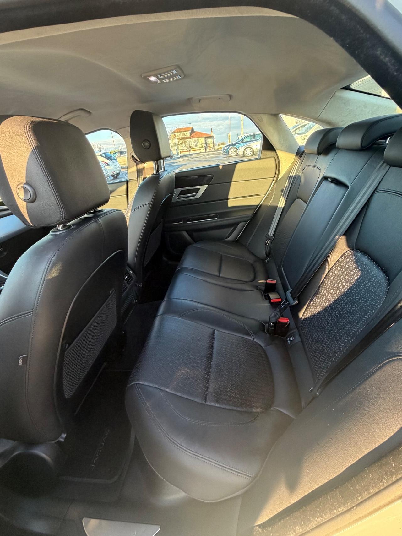 Jaguar XF 2.0 D 180 CV AWD aut. Prestige Business Edition