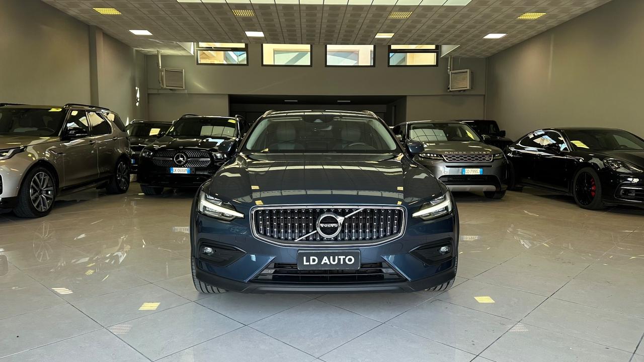 Volvo V60 B4 (d) Geartronic Momentum CROSS COUNTRY 4X4