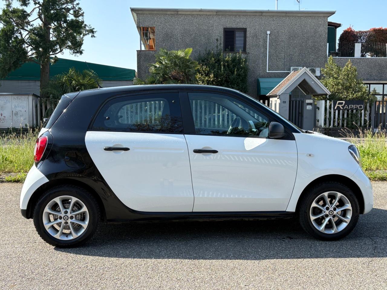 Smart ForFour 1.0 benzina 70CV NEOPATENTATI 2018