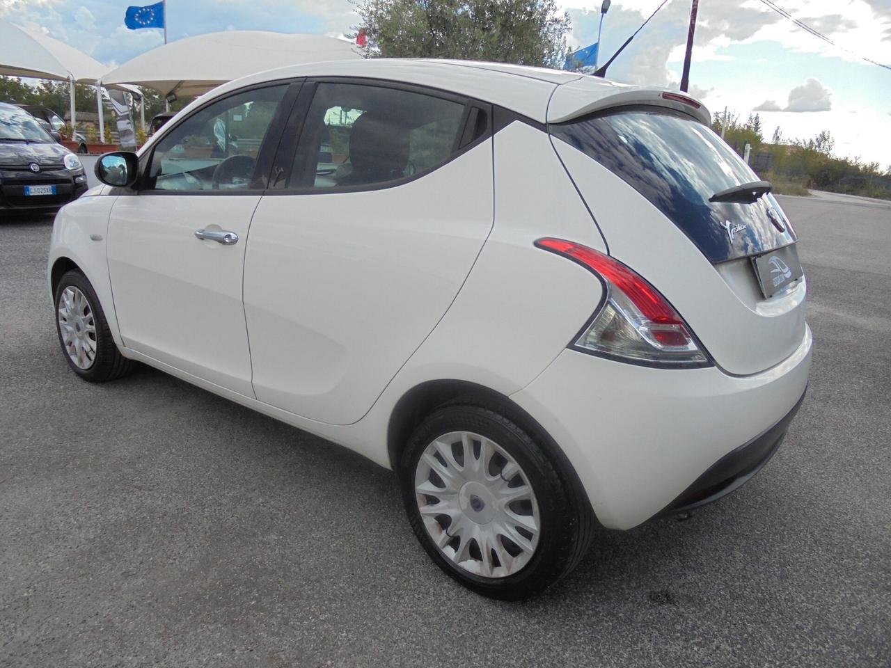 Lancia Ypsilon 0.9 TwinAir 85 CV 5 porte S&S DFN Gold