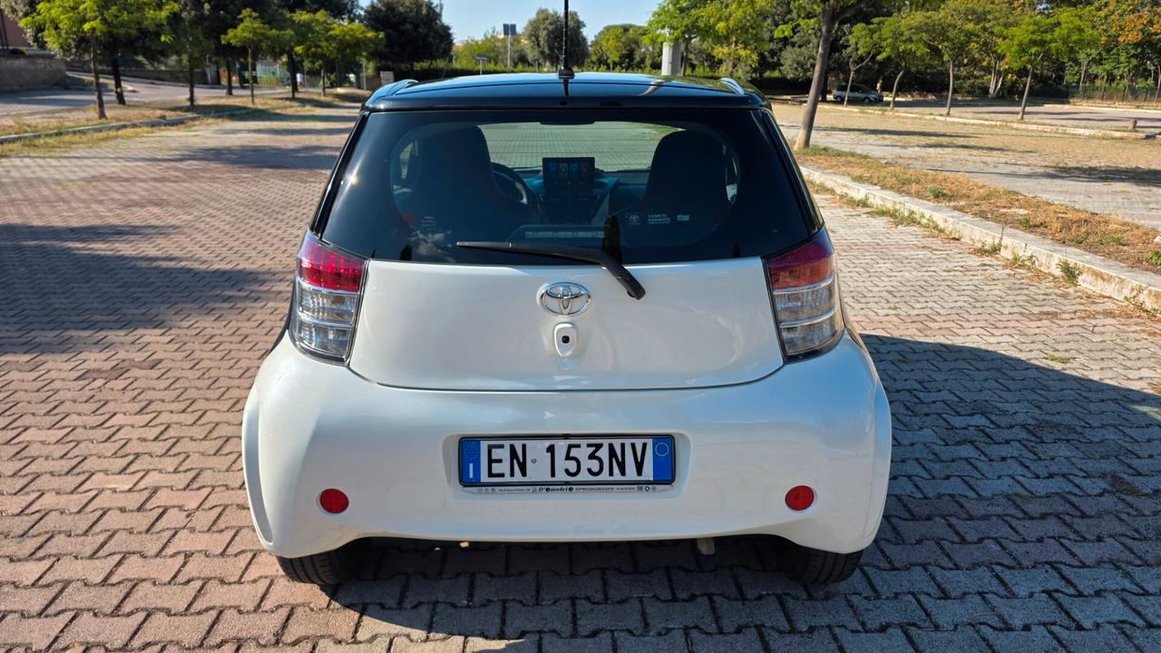 Toyota iQ 1.0 CVT Trend