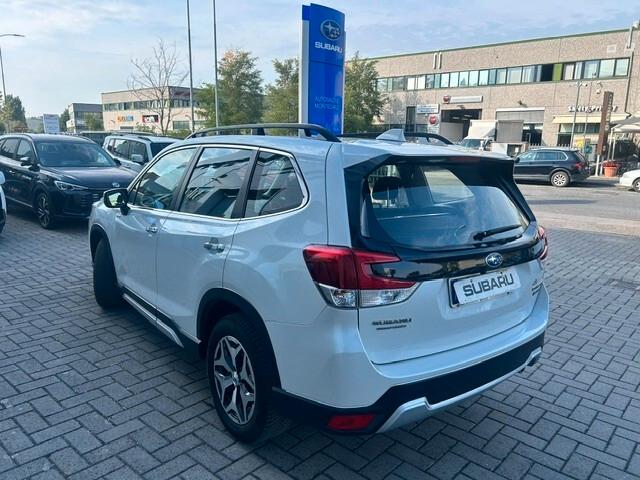 Subaru Forester 2.0 e-Boxer CVT Lineartronic FREE
