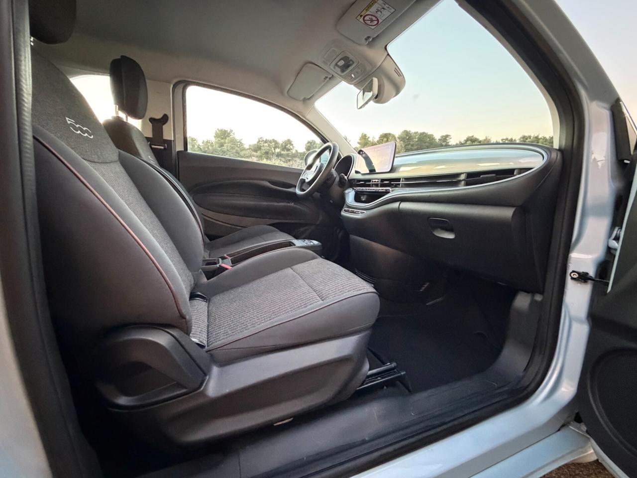 Fiat 500E/42 kWh/CAR PLAY/SOLO 33000 KM