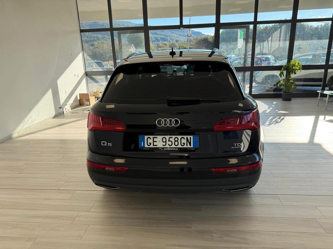 Audi Q5 2.0 TDI quattro S tronic Business