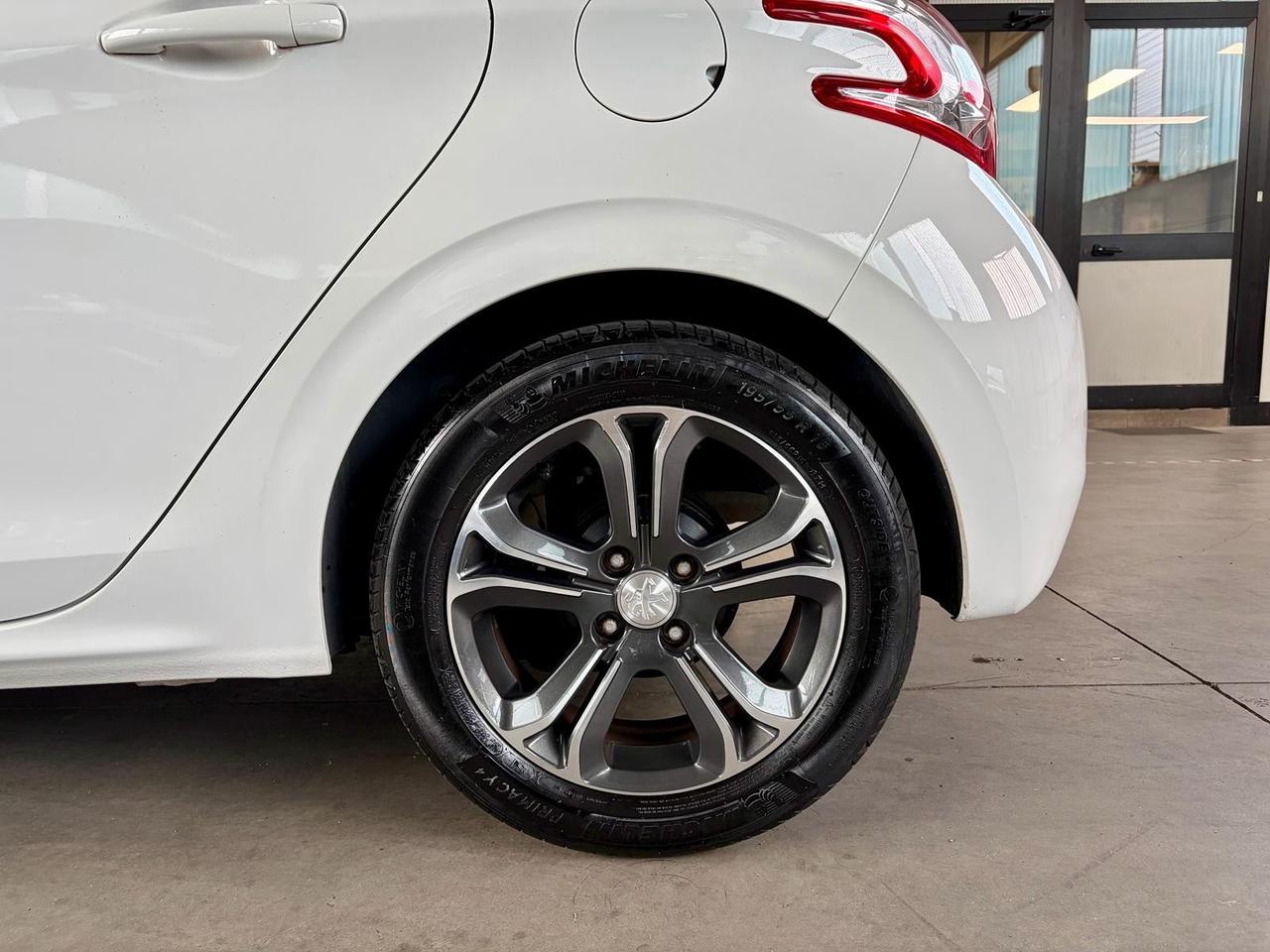 Peugeot 208 1.2 VTi 82 CV 5 porte Allure