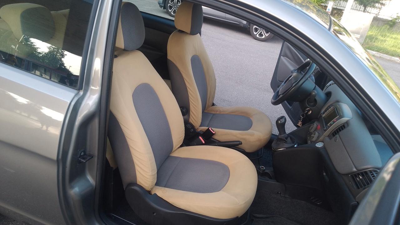 Lancia Ypsilon 1.3 Multijet navigatore neopatentati 05