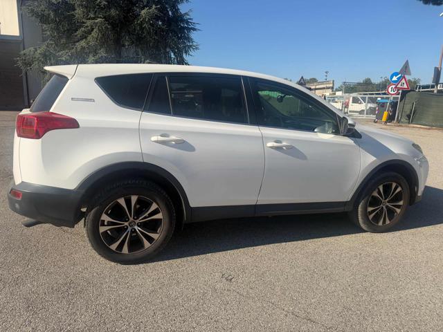 TOYOTA RAV 4 MY23 RAV4 2.0 D-4D 2WD Style senza lavoro da fare