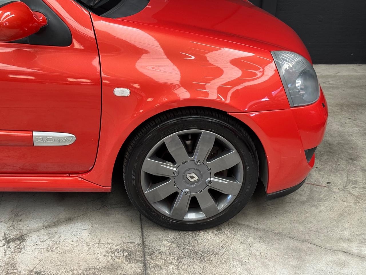 Renault Clio rs 182