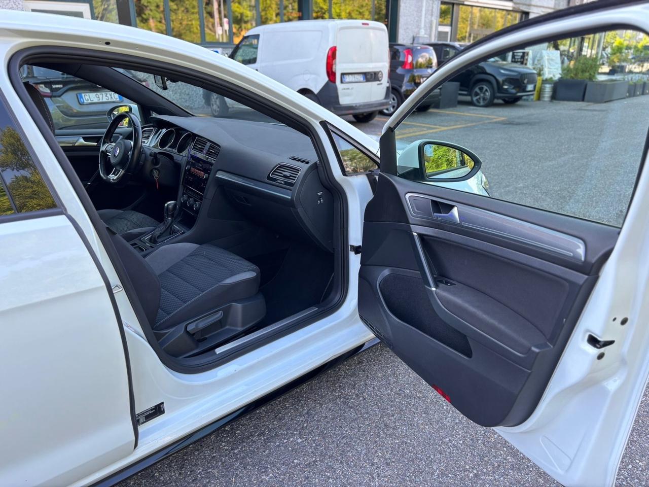 Volkswagen Golf 1.5 TSI R-LINE DSG 5p. Sport BlueMotion Technology