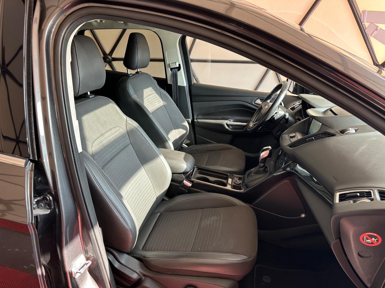 Ford Kuga 1.5 TDCI 120 CV S&S 2WD Powershift Titanium