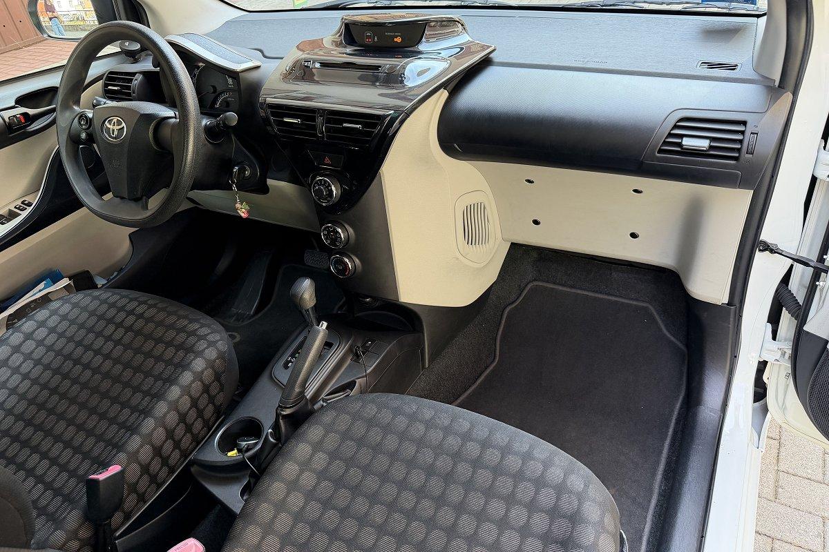 TOYOTA iQ 1.0 CVT Trend
