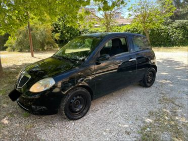 Lancia Ypsilon 1.3 MJT 75 CV Argento