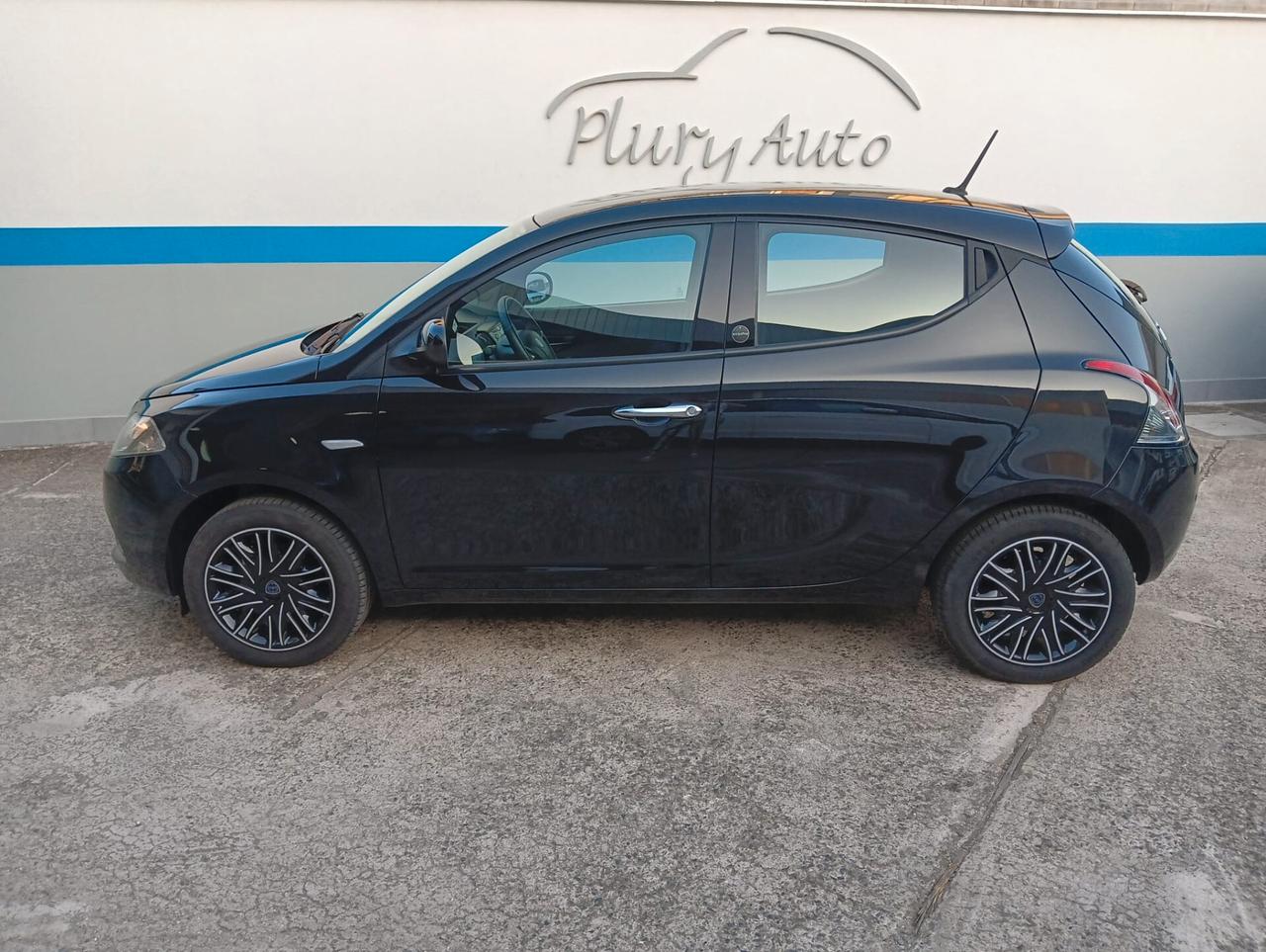 Lancia Ypsilon 1.0 FireFly 5 porte S&S Hybrid Ecochic Gold