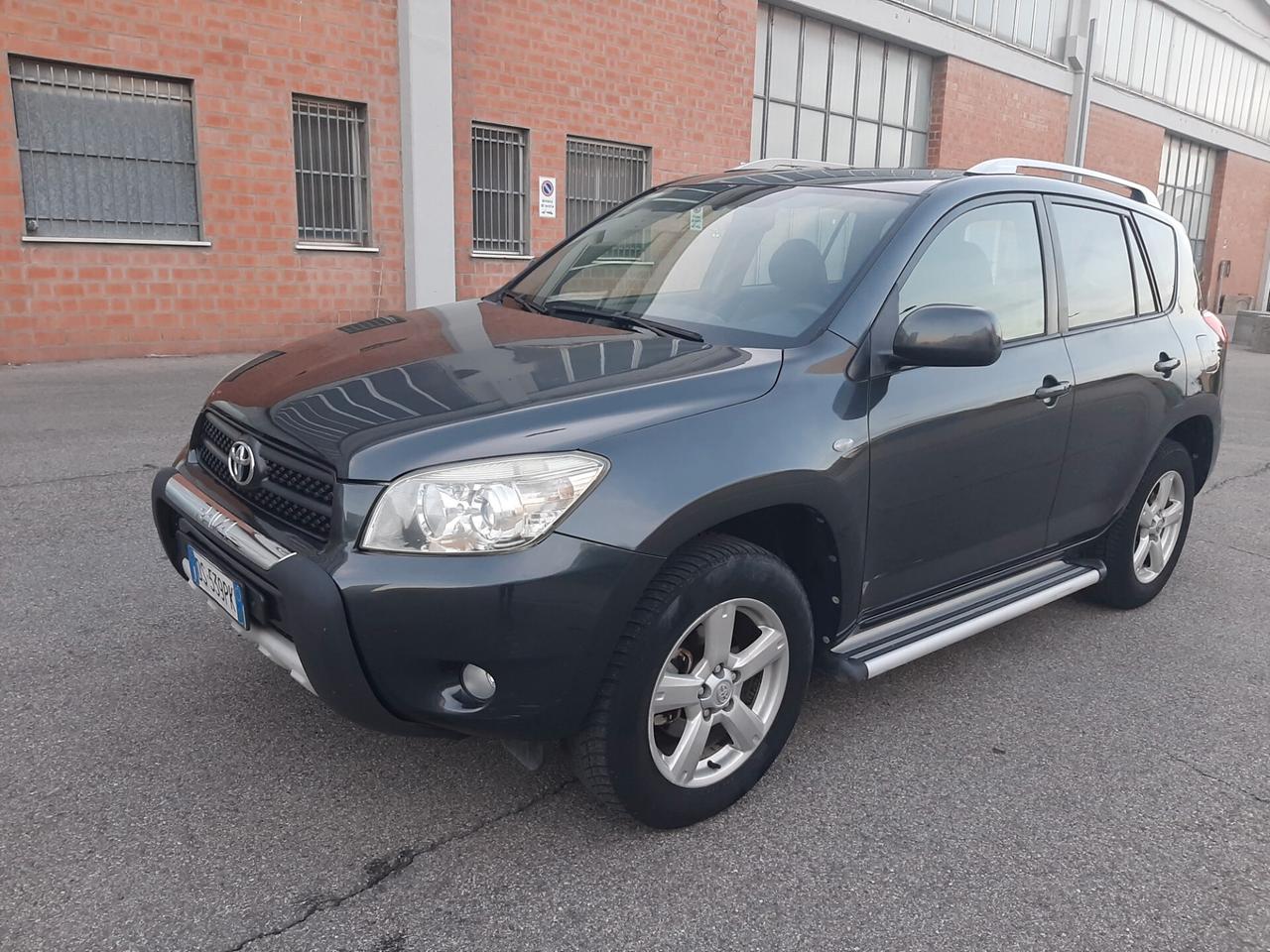 Toyota RAV 2.0 4x4 Luxury METANO