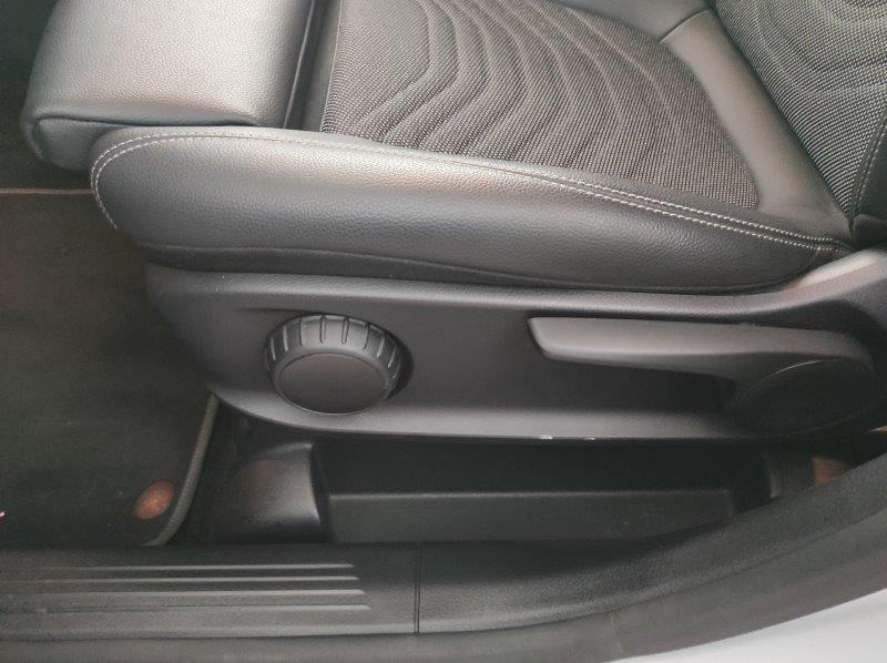 Mercedes-Benz GLA (H247) - GLA 200 Automatic Business