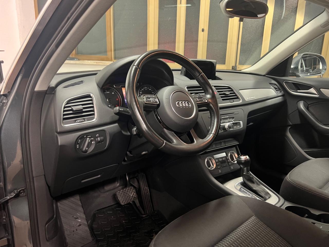 Audi Q3 2.0 TDI 177 CV quattro S tronic Business Plus
