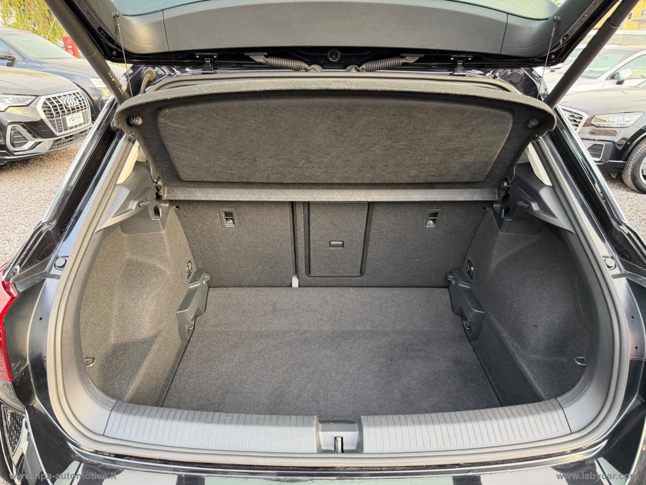 VOLKSWAGEN T-Roc 1.0 TSI Style NAVI LED IQ-LIGHT RETROCAMERA