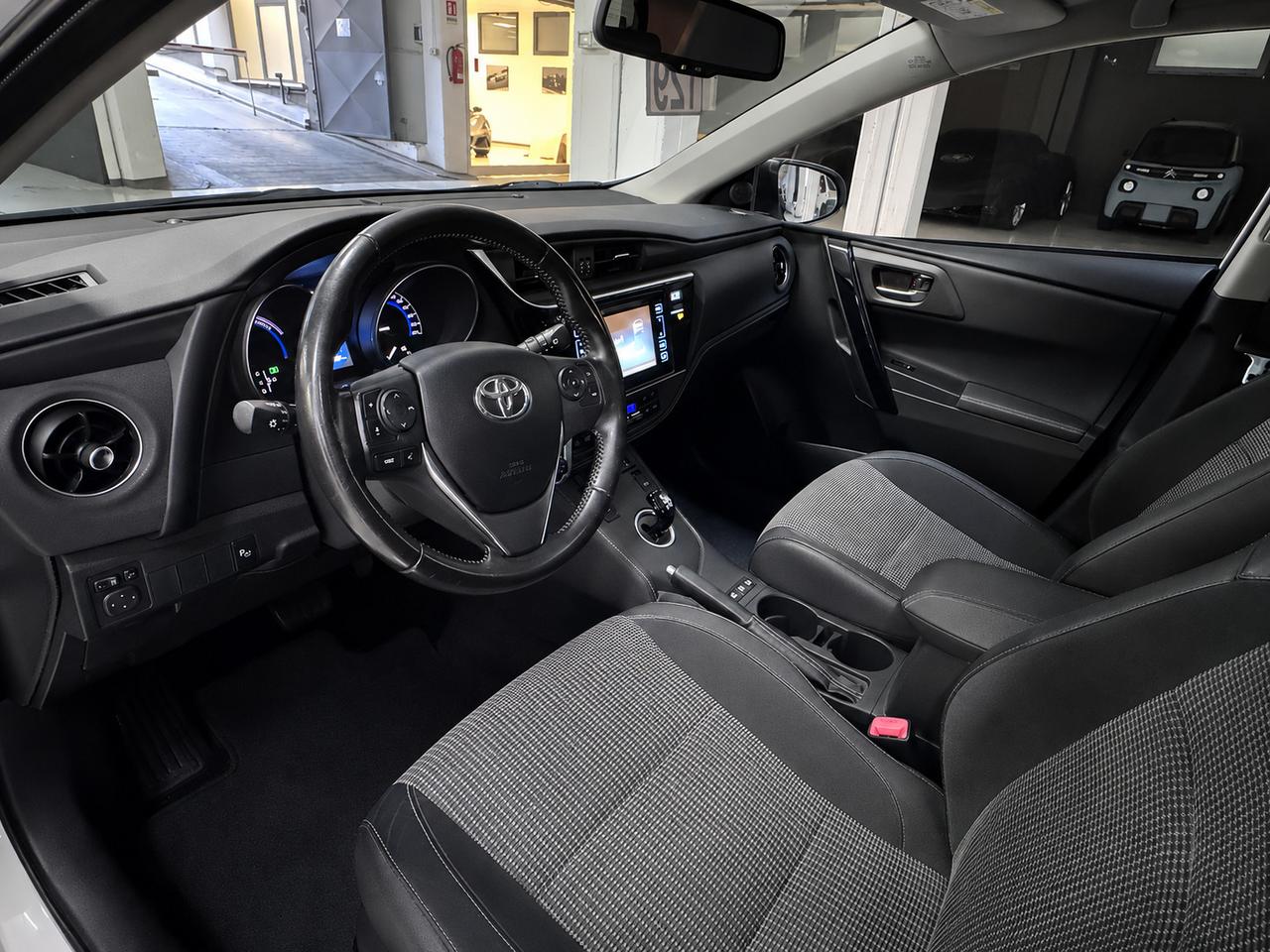 Toyota Auris 5 Porte Auris 1.8h Lounge cvt