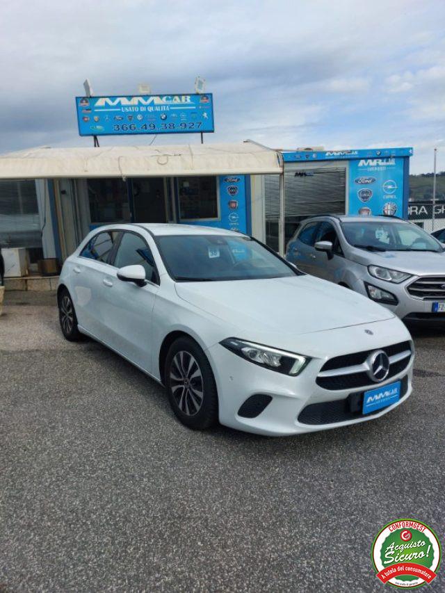 MERCEDES-BENZ A 180 d Automatic Premium