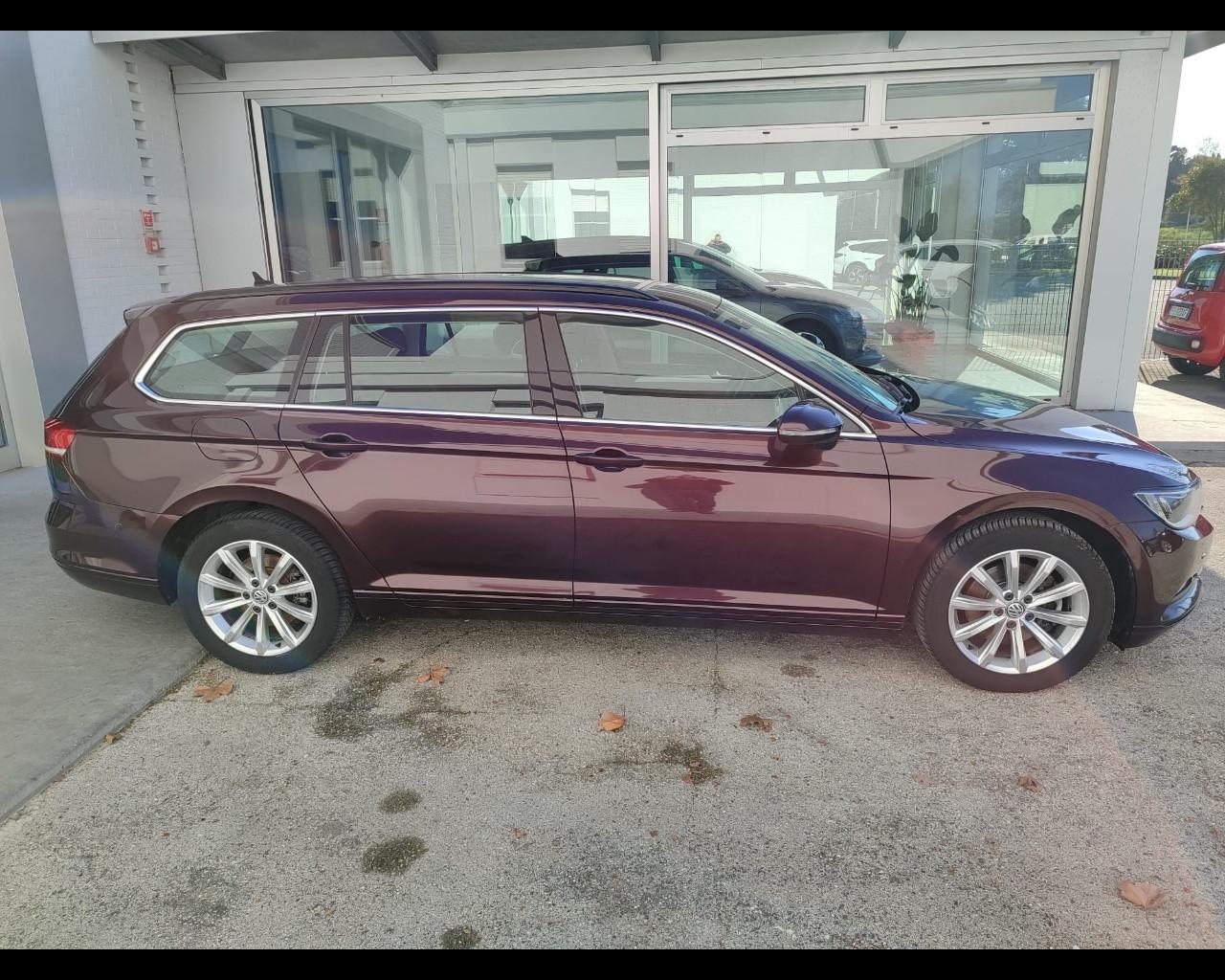 VOLKSWAGEN Passat Business Variant 1.6 TDI Trendline BlueMotion Tech.