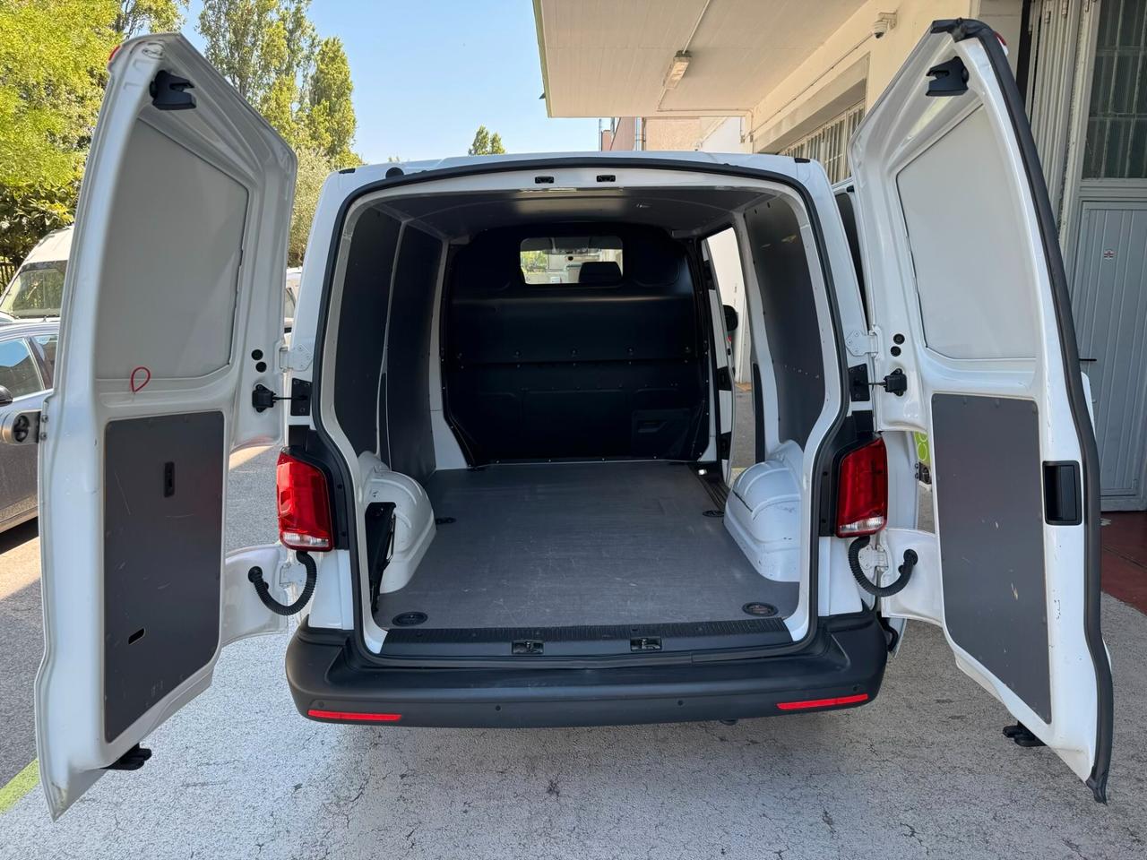 Volkswagen T6.1 Transporter 2.0 TDI UNIPROP GAR24M