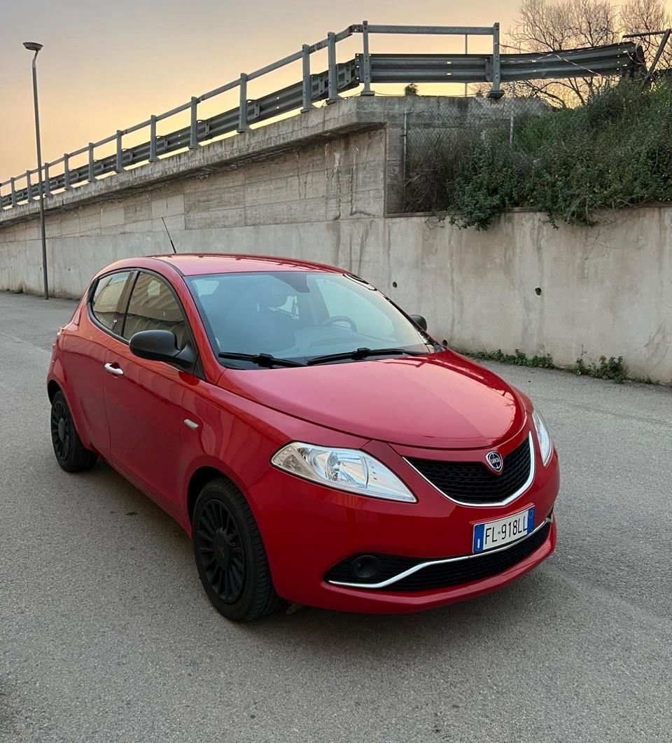 Lancia Ypsilon 1.3 MJT 16V 95 CV 5 porte S&S Silver