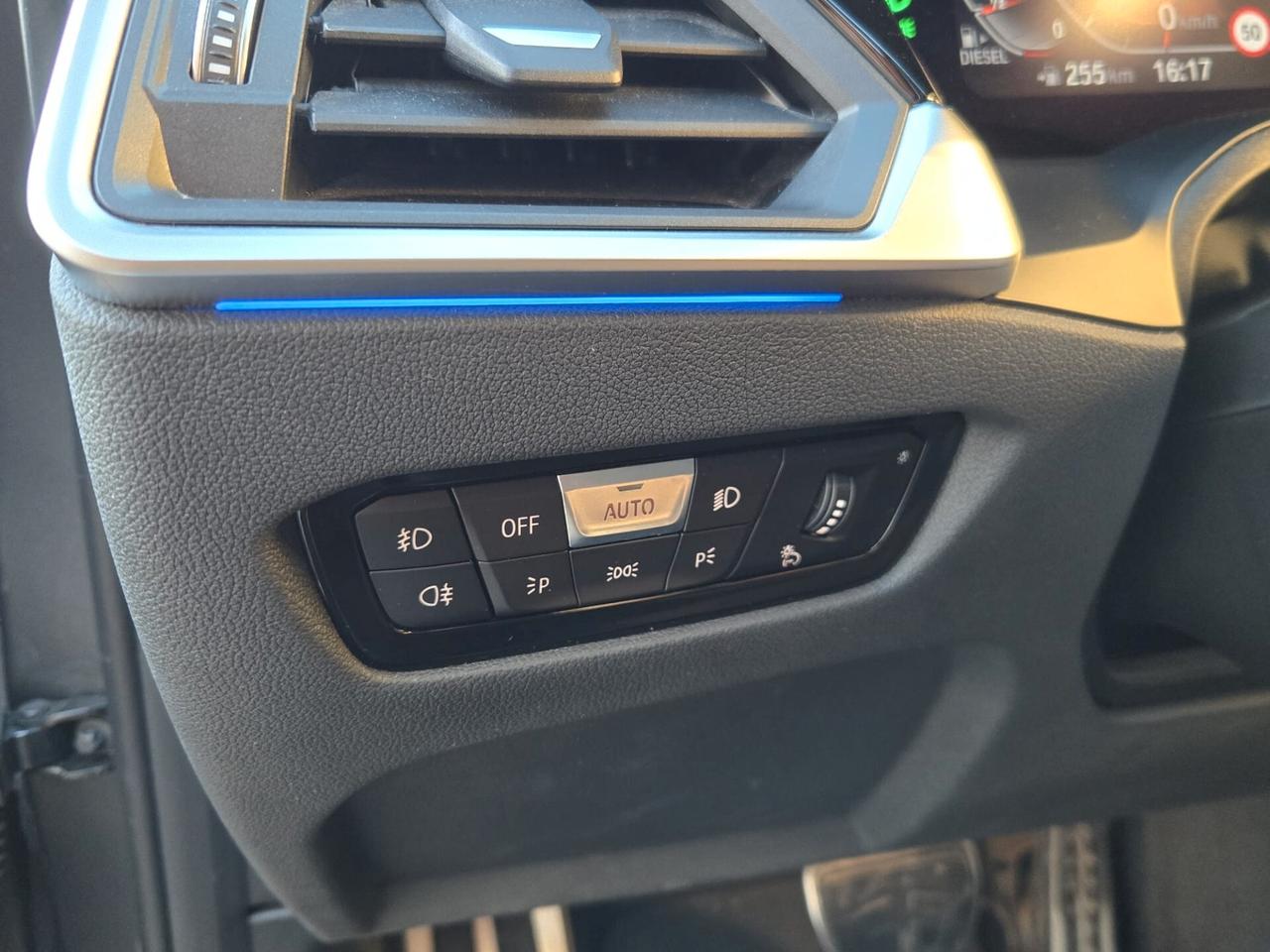 BMW 318D TOURING MSPORT INTERNO ED ESTERNO