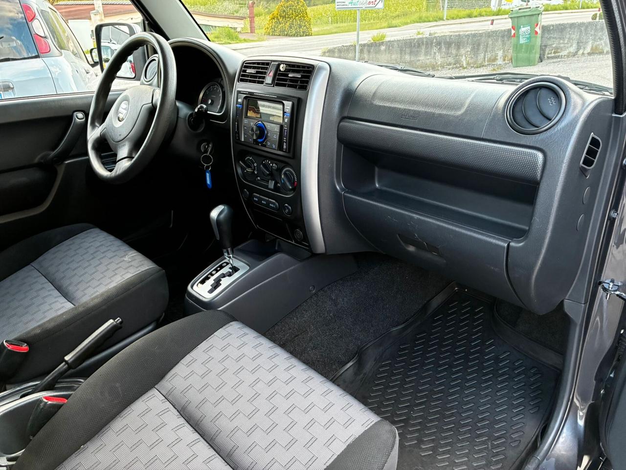 SUZUKI JIMNY 1.3i 16V 4WD JLX AUTOMATICO