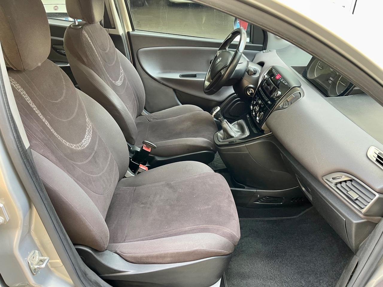 Lancia Ypsilon 1.3 MJT 16V 95 CV 5 porte
