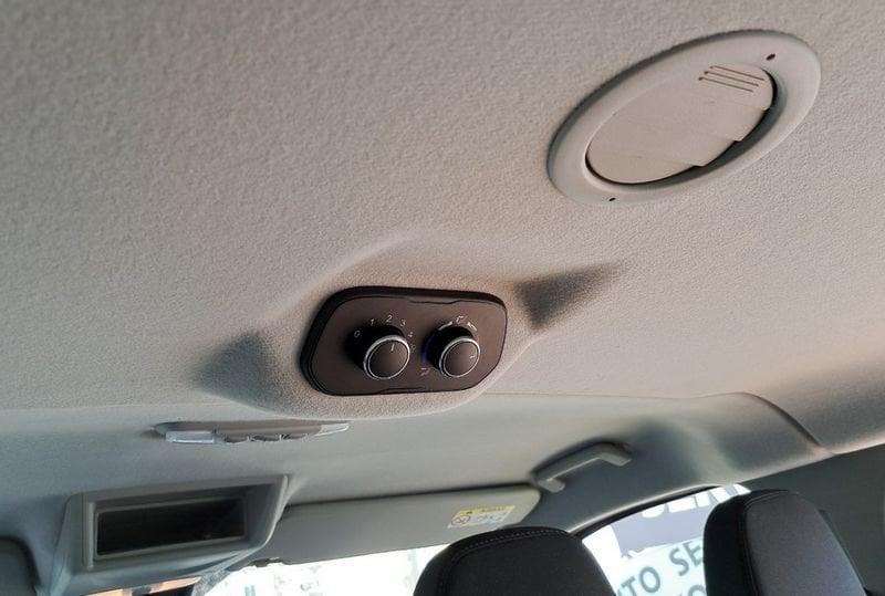 Ford Transit Custom Transit Custom 340 2.0 EcoBlue Hybrid 130 PC Combi Trend