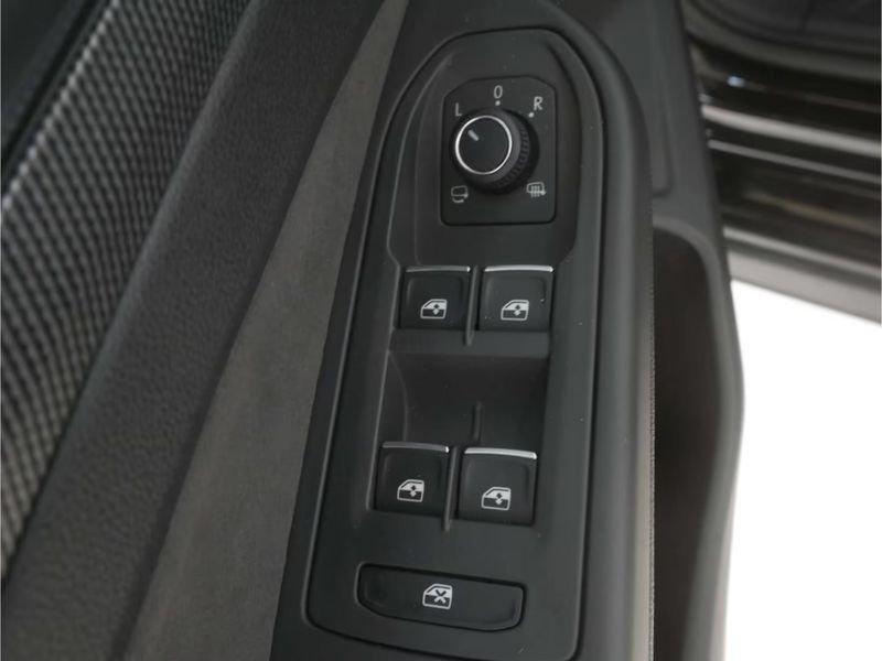Volkswagen Golf 2.0 TSI GTI DSG Black Style LED 18" Camera