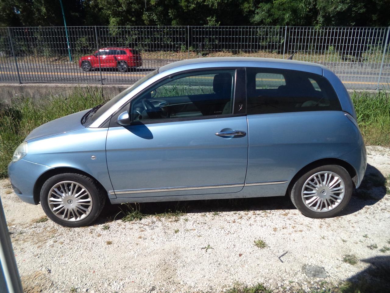 Lancia Ypsilon 1.2 Oro Plus OK NEOPATENTATI SOLO 69000 KM NO FUMATORE
