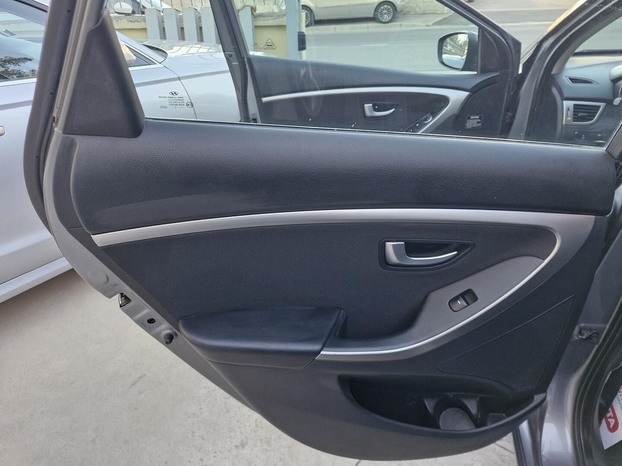 HYUNDAI I30 1.6 CRDi128CV TAGLIANDATA HYUNDAI