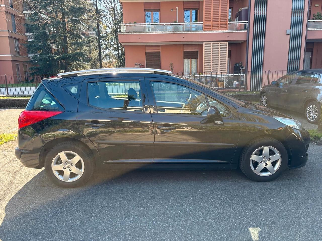 Peugeot 207 1.4 8V 75CV 5p. Active