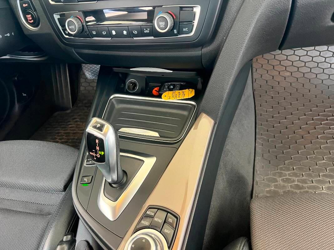 BMW Serie 3 Touring 318d Modern
