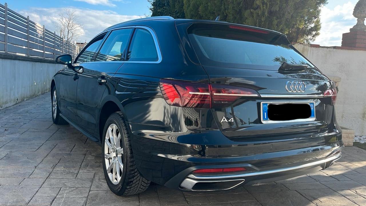Audi A4 30 TDI/136 CV S tronic Business Advanced 28.000km 2023