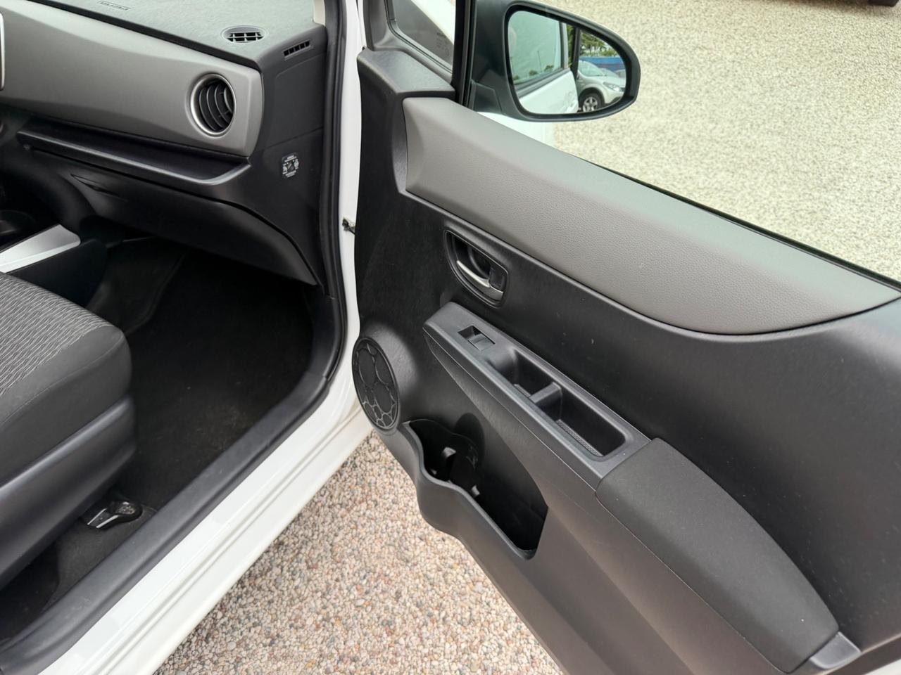 Toyota Yaris 1.0 5 porte Active